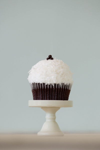 Pearl's Gone Coco Cupcake ~ Individual