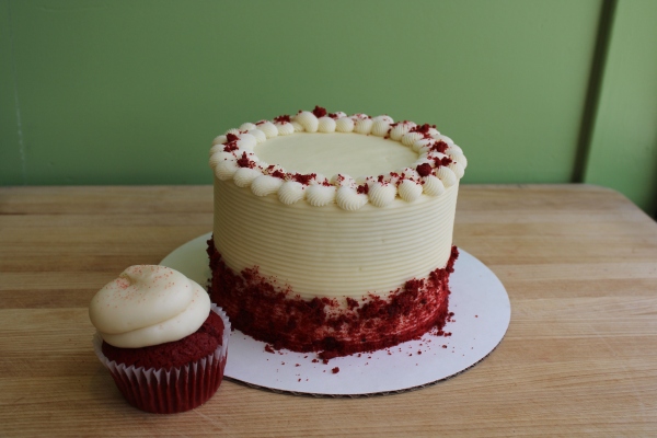 Red Velvet Cake ~ 6" Round