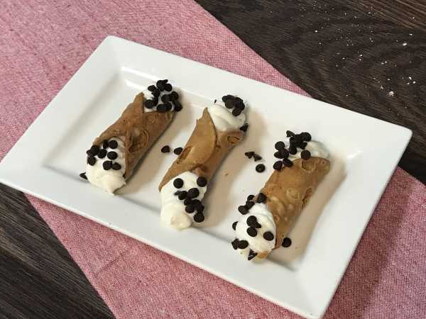 Mini Cannoli Tray